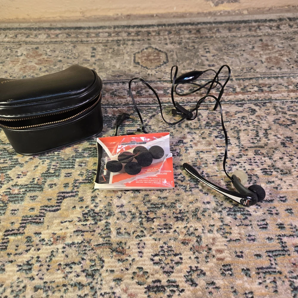 Verizon Wireless Headset Universal Model MX250MCAE~With CASE
